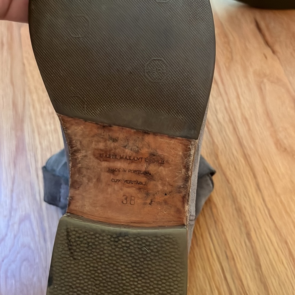 The bottoms have been resoled - Picture 3 of 6